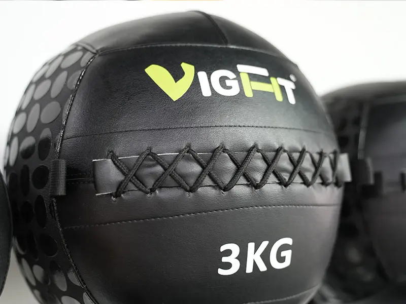 VIGFIT 3 kg black wall ball with reinforced stitching and textured side panels